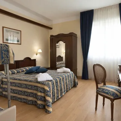 Hotel Milano Helvetia - in Centro Con Piscina Hotele w pobliżu Bagno Fabio 84