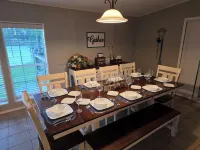 FamiLee Lakehouse Retreat Football & Fishing DogFriendly w-HotTub & BoatDock - 4-Star