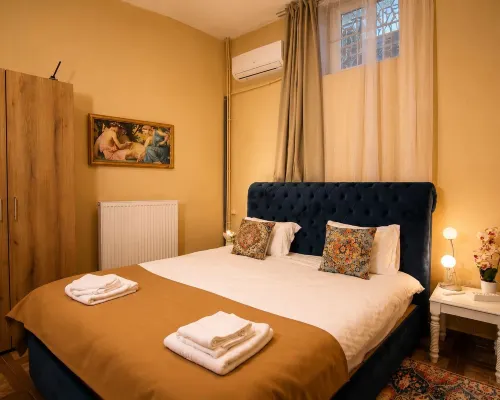 Maison BERTHELOT Hotels near كوتروسيني
