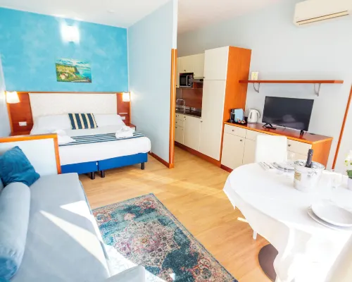 Residence Dei Due Porti Hotels near Villa Ormond