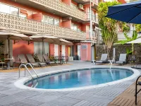 رويال جروف وايكيكي Hotels near وايكيكي شيل