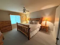 Beautiful lake home on the sandy south shores of Pelican Lake. - de charme