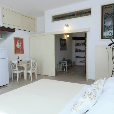 Central Apartment with Balcony