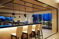 Sunrise Beach Hotel - bar