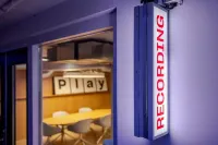The Social Hub Rotterdam - 3-Star