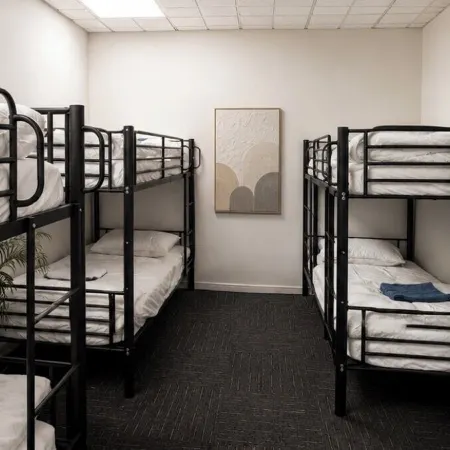 Brunsi Hostel