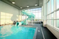 Holiday Inn & Suites CALGARY AIRPORT NORTH by IHG - Pools