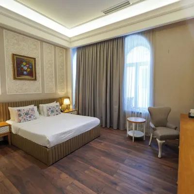 Promenade Hotel Baku Hotels near Ganjlik Mall