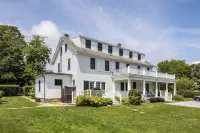 Entire House:14 Guests, 7 BRs, 10 Beds, 5 Full Baths, Outdoor Shower, Beach Gear - 3-Star