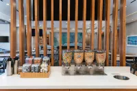 SpringHill Suites Irvine Lake Forest - breakfast