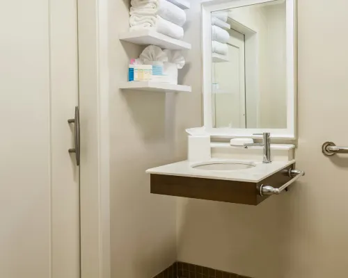 Hampton Inn Coventry-Warwick Area Zimmer Photos