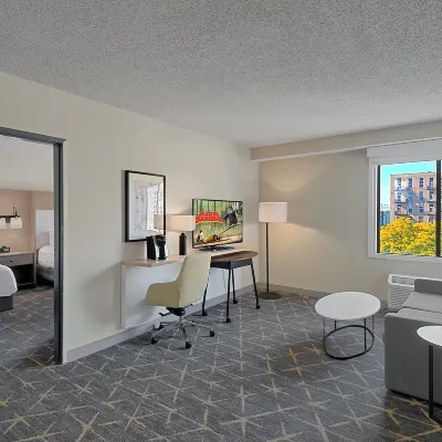 Holiday Inn & Suites CHICAGO-DOWNTOWN by IHG Hotels near Union Station