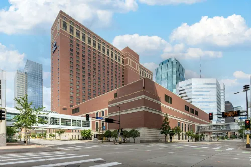 Hilton Minneapolis - que admiten mascotas