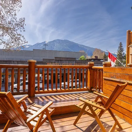 Brewster Mountain Lodge
