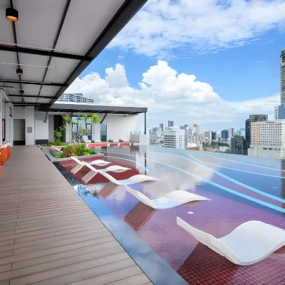 Fifth Avenue Hotel Hoteles cerca de Real Consulado General de Tailandia