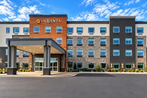 La Quinta Inn & Suites by Wyndham Kaukauna - 3성급