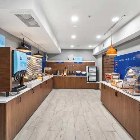 Holiday Inn Express and Suites Portland East by IHG Hotels in Gresham