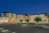 La Quinta Inn & Suites by Wyndham Williamsburg Historic Area - petit déjeuner
