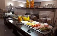 Mir Octavio - breakfast