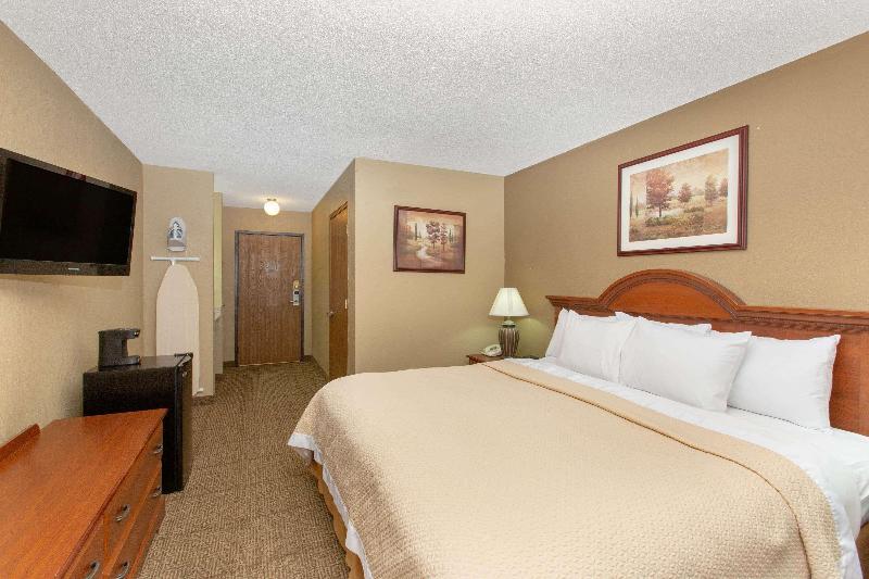 Days Inn by Wyndham Salina I-70