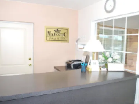 Majestic Inn & Suites Hotels in Altamont