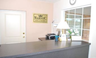 Majestic Inn & Suites