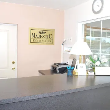 Majestic Inn & Suites