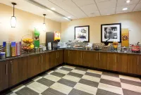 Hampton Inn Rockford - breakfast