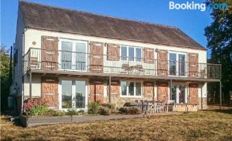 Awesome Home in Saint-Pierre-Sur-Orth with 4 Bedrooms and Wifi