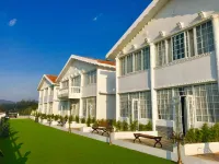 Treebo Skydale Inn & Suites with Mountain View Hotels in Udhagamandalam