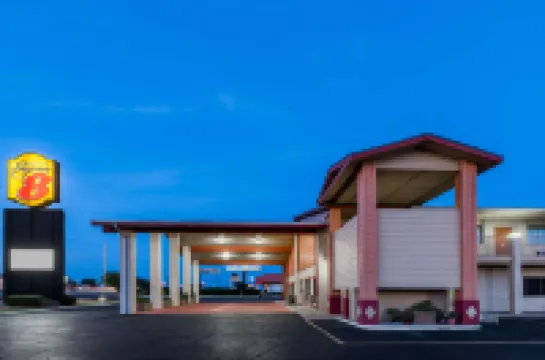 Super 8 by Wyndham Waco/Mall Area TX
