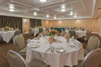 Holiday Inn & Suites San Mateo-San Francisco SFO Hotels in San Mateo