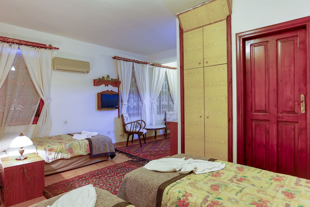 Atelya Art Hotel