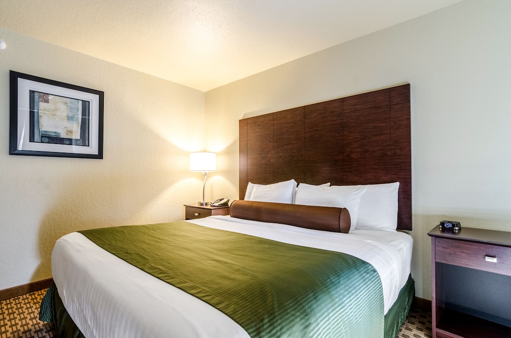 Cobblestone Inn & Suites - Cambridge