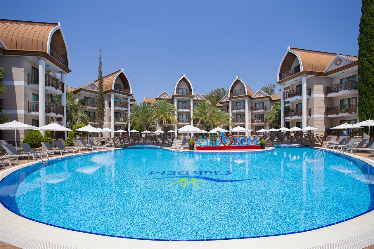 Quattro Beach Spa & Resort - All Inclusive