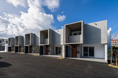 Dand Stay Hhy Resort Okinawa Отели рядом с достопримечательностью «Okinawa Municipal Central Public Hall»