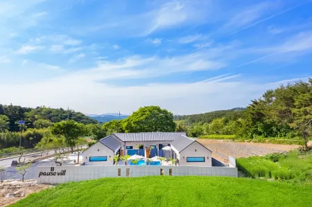 Gyeongju Puzzville Pool Villa Pension Отели рядом с достопримечательностью «Gyeongju World Entertainment Park»