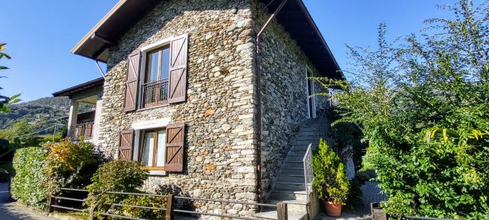 Cottage Al Lago Ξενοδοχεία στην πόλη Gravedona ed Uniti