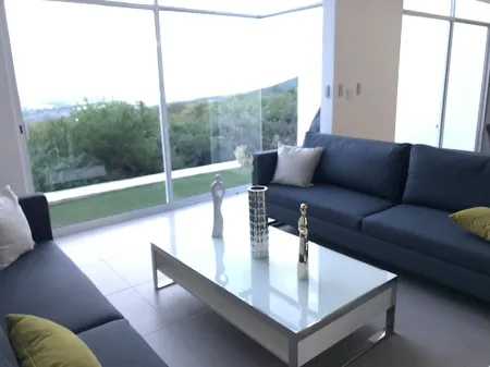 Luxury House with All the Amenities. Gym Seg. Aa/Cal Pool Tv Wifi