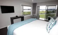 East Pier Hotel