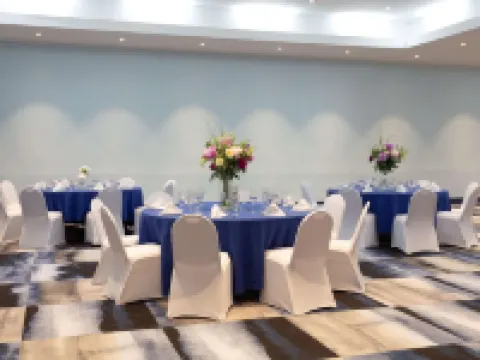 Ramada by Wyndham Hartford North / Bradley Airport Hotels in Windsor Locks