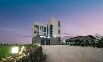 Seogwipo Stay in Sanbangsan Pension