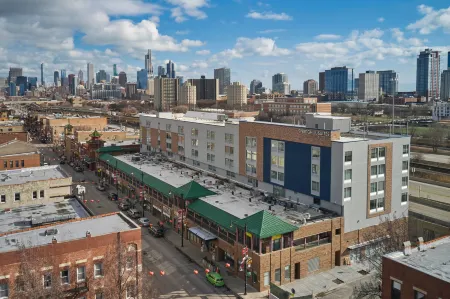 SpringHill Suites Chicago Chinatown Отели рядом с достопримечательностью «Университет Чикаго»