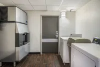Red Roof Plus+ Boston - Woburn/ Burlington