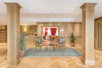 MÉDICIS Home Dijon les Petites Roches Hotels in Longvic