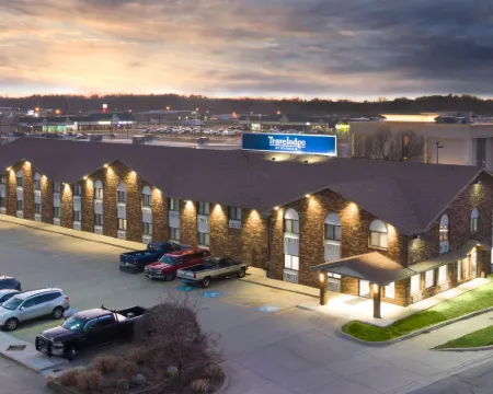 Travelodge by Wyndham Elkhart Hotel di Elkhart