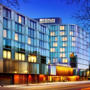 Hilton Garden Inn Boston Brookline, Ma Отели рядом с достопримечательностью «Бостонский колледж»