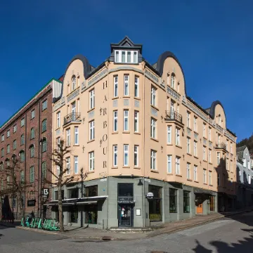 Bergen Harbour Hotel, WorldHotels Crafted Отели в г. Берген