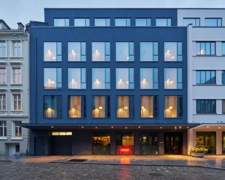 Zander K Hotel โรงแรมในบาร์เกิน