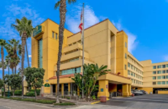La Quinta Inn & Suites by Wyndham Anaheim